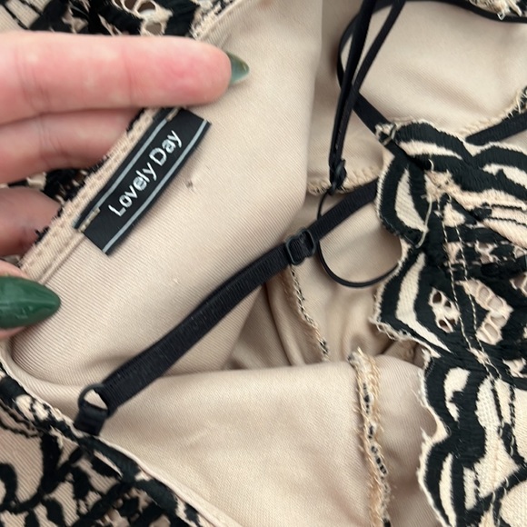 Black & Nude Party Dress - Picture 6 of 6